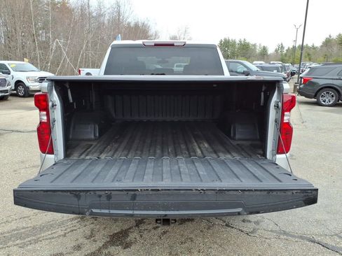 Used 2022 Chevrolet Silverado 1500 LT AWD/4WD image 7