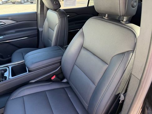 Used 2026 Chevrolet Traverse LT w/ Midnight/Sport Edition AWD/4WD image 30