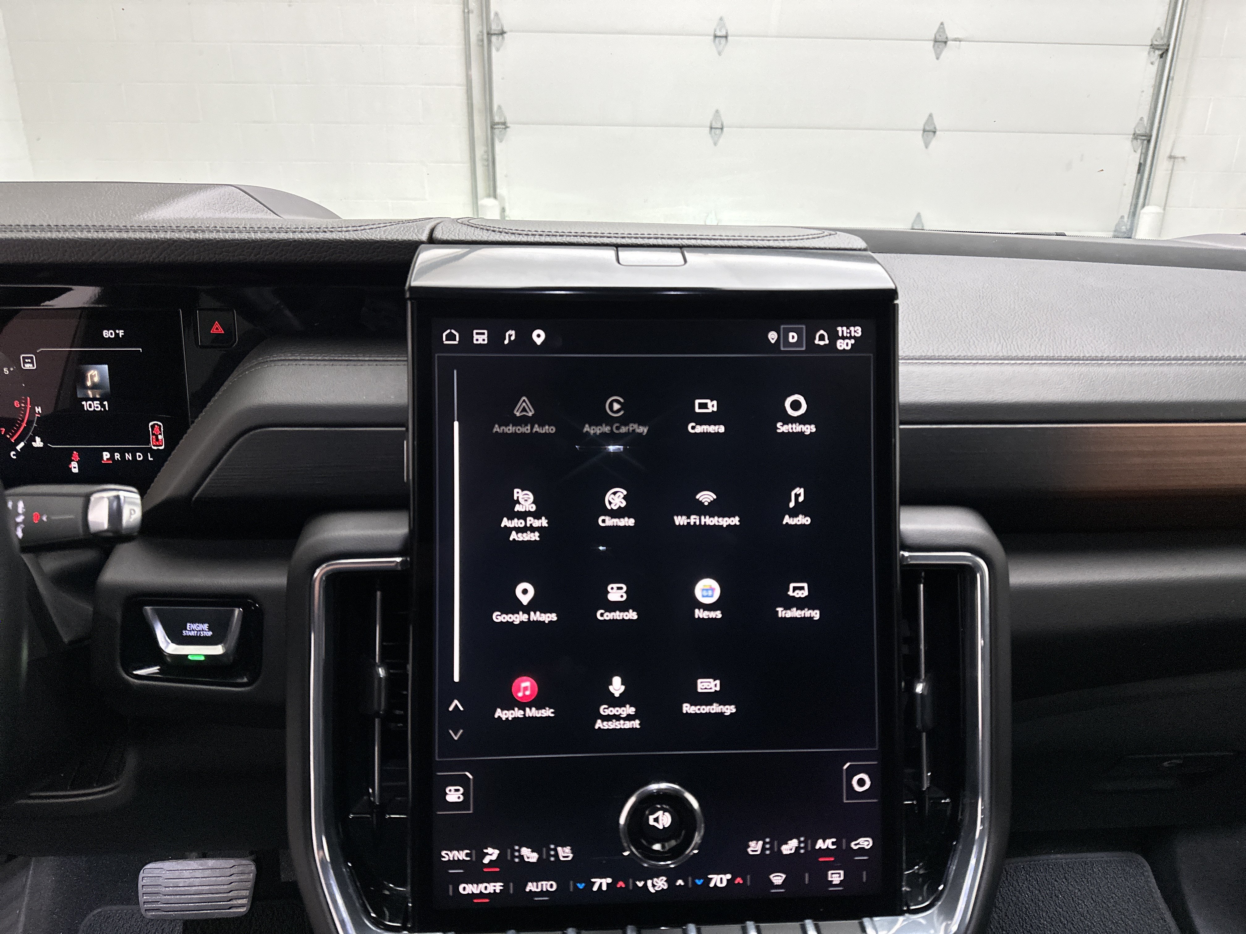 Used 2025 GMC Yukon XL Denali AWD/4WD image 36