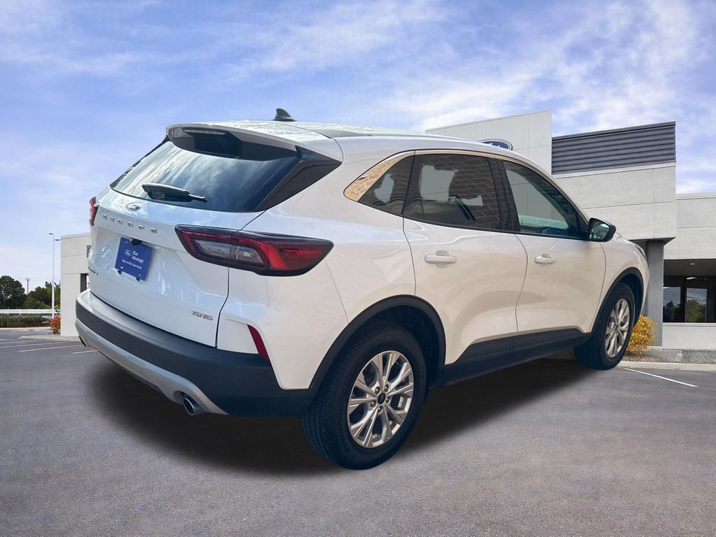 Used 2023 Ford Escape Active AWD/4WD image 9