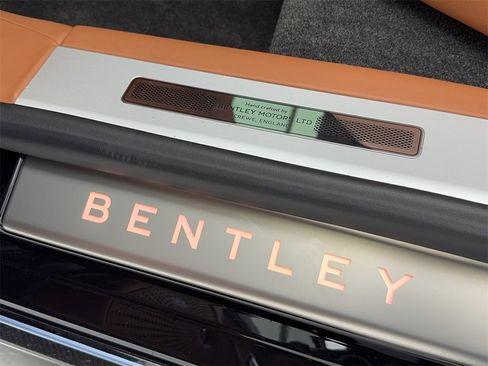 Used 2022 Bentley Flying Spur W12 image 52