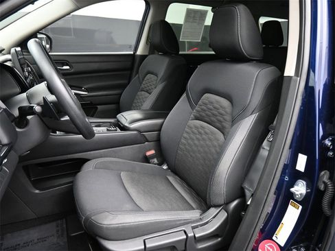 Used 2022 Nissan Pathfinder S image 13