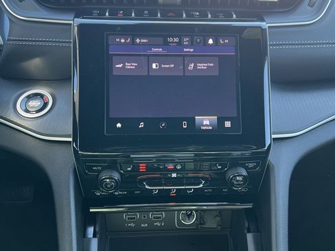 New 2025 Jeep Grand Cherokee L Altitude image 28