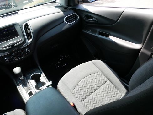 Used 2024 Chevrolet Equinox LT FWD image 11