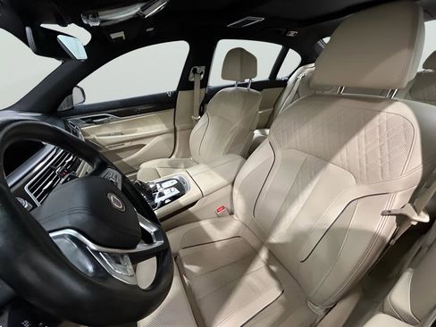 Used 2018 BMW ALPINA B7 xDrive image 24