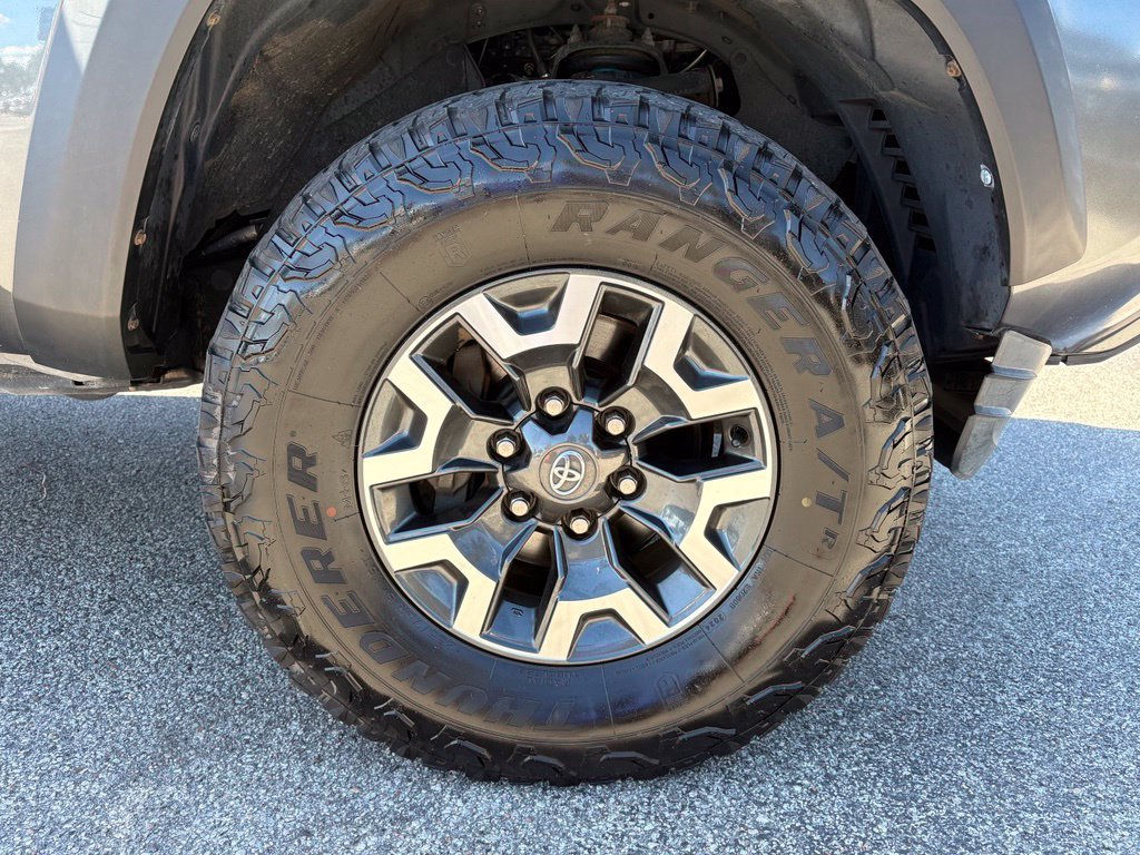 Used 2017 Toyota Tacoma TRD Off-Road RWD image 10