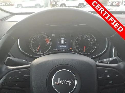 Certified 2020 Jeep Cherokee Trailhawk w/ Cold Weather Group image 17