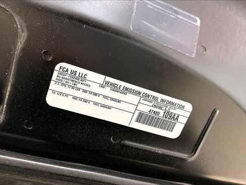 Used 2015 Dodge Challenger R/T w/ Quick Order Package 22B R/T RWD image 30