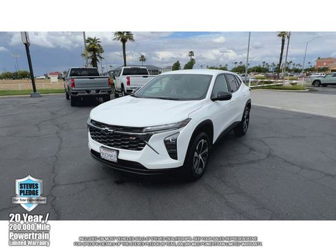 Certified 2025 Chevrolet Trax RS w/ Driver Confidence Package FWD image 4