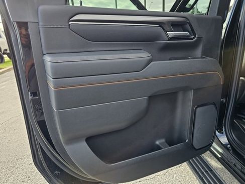 Used 2025 GMC Sierra 2500 AT4 w/ AT4 Premium Plus Package image 18