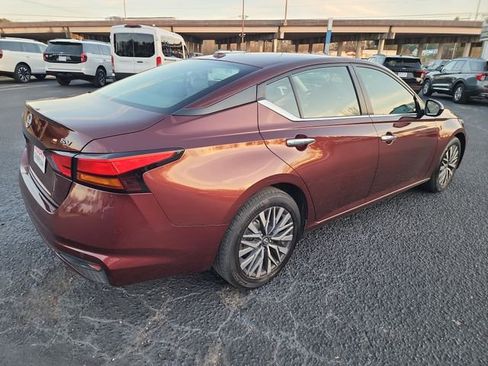Used 2023 Nissan Altima 2.5 SV image 5