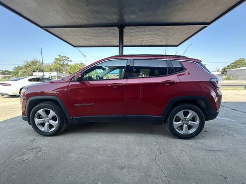 Used 2019 Jeep Compass Latitude FWD image 5
