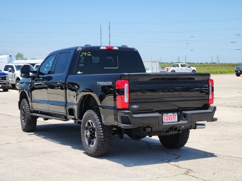 New 2026 Ford F250 Platinum w/ Tremor Off-Road Package AWD/4WD image 7