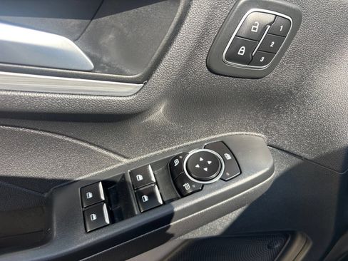 Used 2023 Ford Escape Platinum AWD/4WD image 14