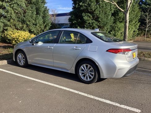 Used 2023 Toyota Corolla LE image 8
