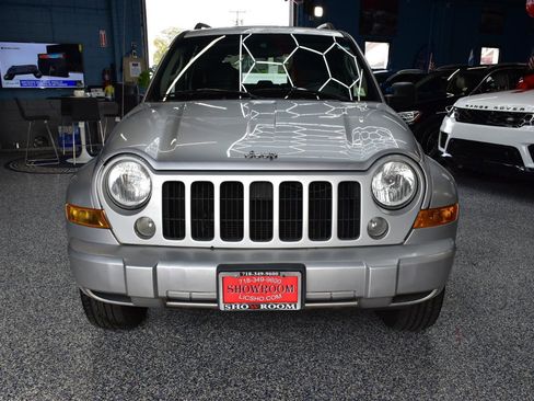 Used 2006 Jeep Liberty Sport AWD/4WD image 13
