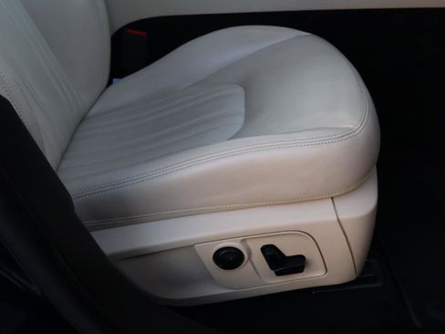 Used 2017 Maserati Levante image 17