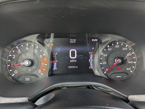 Used 2025 Jeep Compass Latitude w/ Sun & Sound Group AWD/4WD image 11
