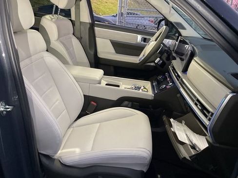 Used 2025 Hyundai Santa Fe Calligraphy image 10