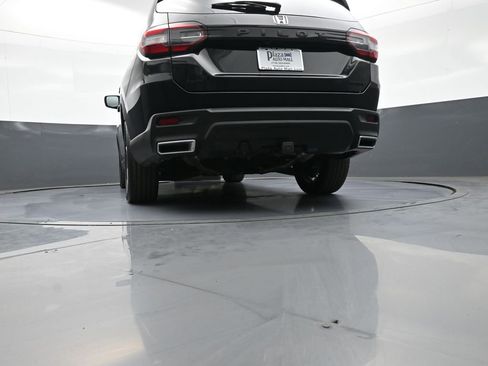 Certified 2023 Honda Pilot Sport image 30