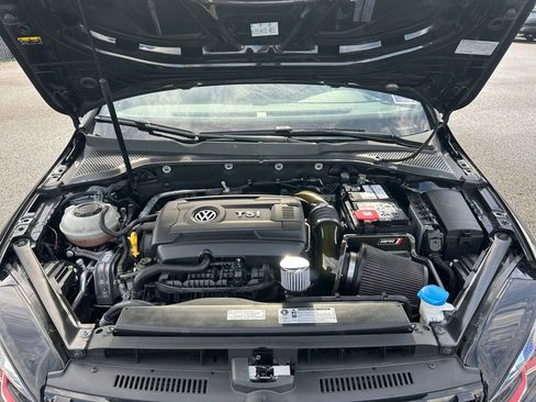 Used 2019 Volkswagen GTI SE image 29