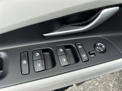 New 2025 Hyundai Elantra Limited image 20