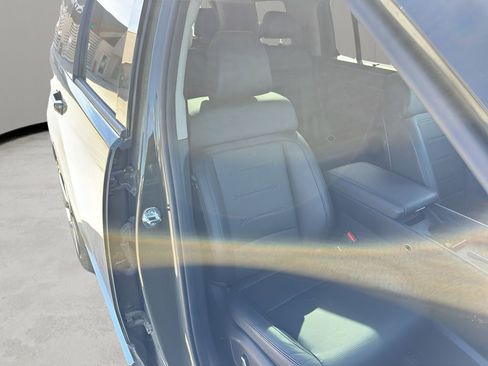 Used 2024 Hyundai Santa Fe Limited FWD image 31