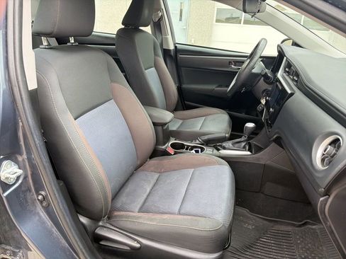 Used 2018 Toyota Corolla LE image 11