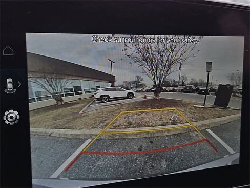 Used 2024 Hyundai Elantra SEL image 16