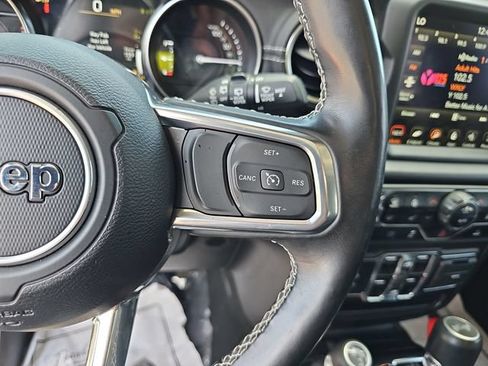 Used 2022 Jeep Wrangler Unlimited Sahara w/ Cold Weather Group AWD/4WD image 18