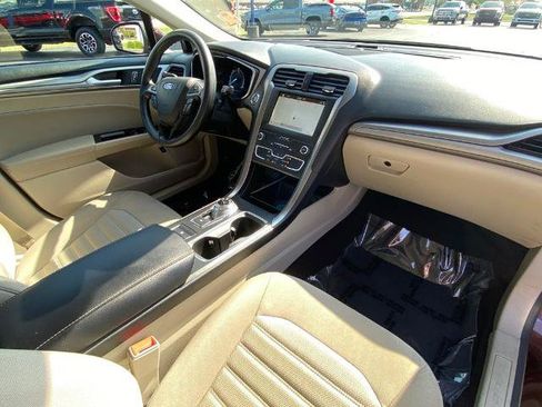Certified 2019 Ford Fusion SE FWD image 37