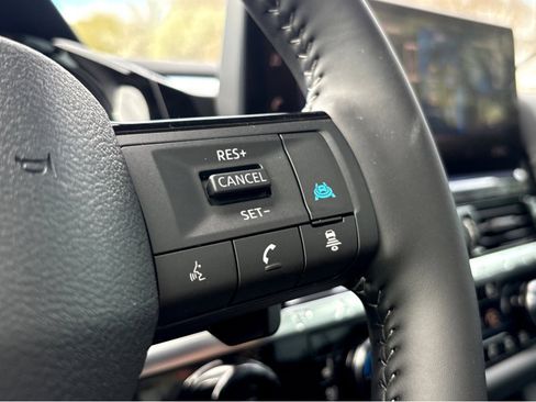 New 2026 Nissan Pathfinder Platinum image 14