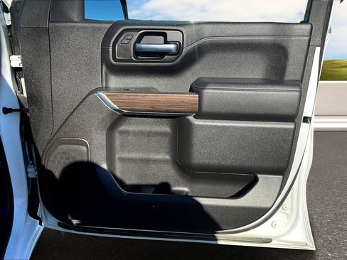 Used 2020 Chevrolet Silverado 1500 RST w/ RST Value Package image 20