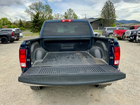 Used 2023 RAM 1500 Classic SLT AWD/4WD image 21