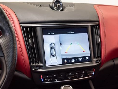 Used 2022 Maserati Levante Trofeo AWD/4WD image 16