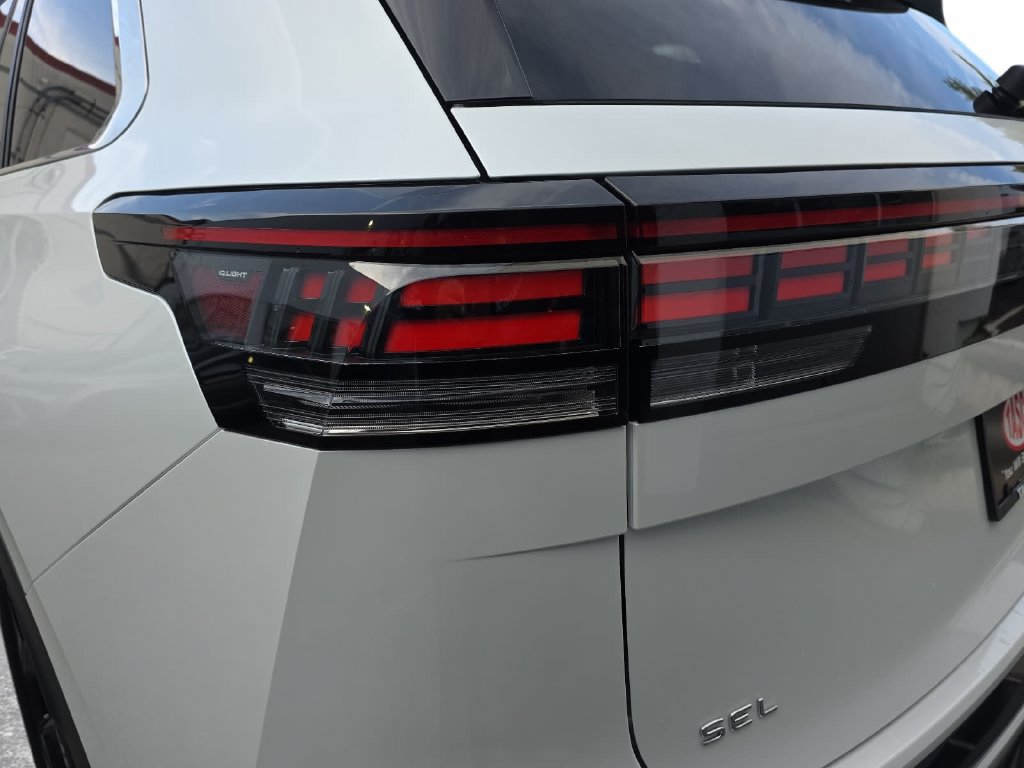 New 2027 Volkswagen Atlas SEL R-Line AWD/4WD image 36