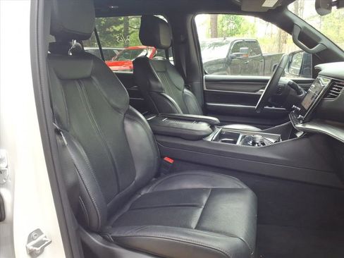 Used 2024 Jeep Wagoneer Series III image 31