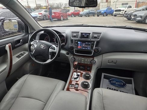 Used 2013 Toyota Highlander Limited image 4