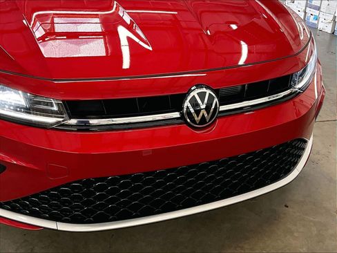 New 2026 Volkswagen Jetta SE image 32