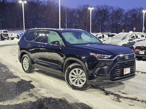 Certified 2024 Toyota Grand Highlander XLE image 2