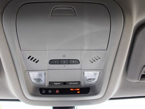 Used 2018 GMC Acadia SLT w/ LPO, Floor Liner Package FWD image 26