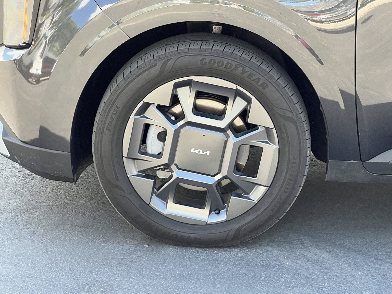 Used 2026 Kia Carnival EX FWD image 21