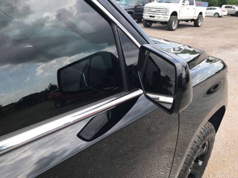 Used 2019 Chevrolet Tahoe LT w/ Luxury Package AWD/4WD image 28
