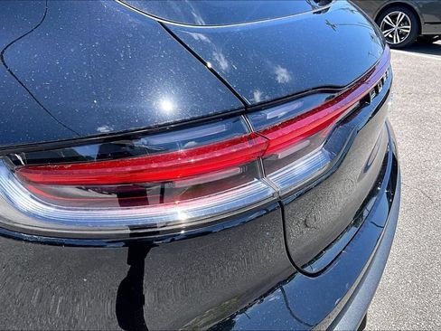 Used 2025 Porsche Macan AWD/4WD image 19