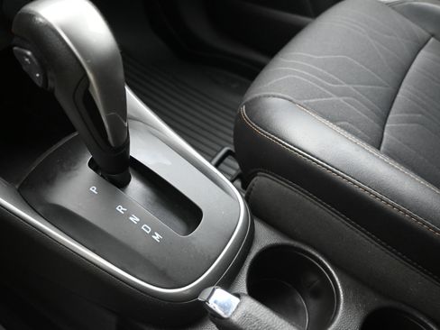 Used 2020 Chevrolet Trax LT w/ LT Convenience Package image 24