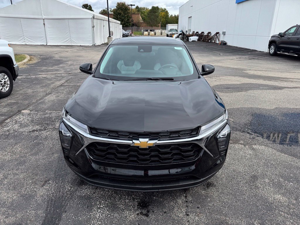 New 2026 Chevrolet Trax LS w/ LS Convenience Package FWD image 2
