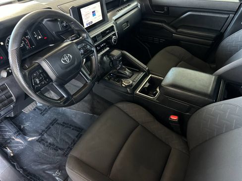 Used 2024 Toyota Tacoma SR5 AWD/4WD image 9