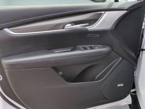 Certified 2021 Cadillac XT5 Sportv w/ LPO, Floor Liner Package AWD/4WD image 23