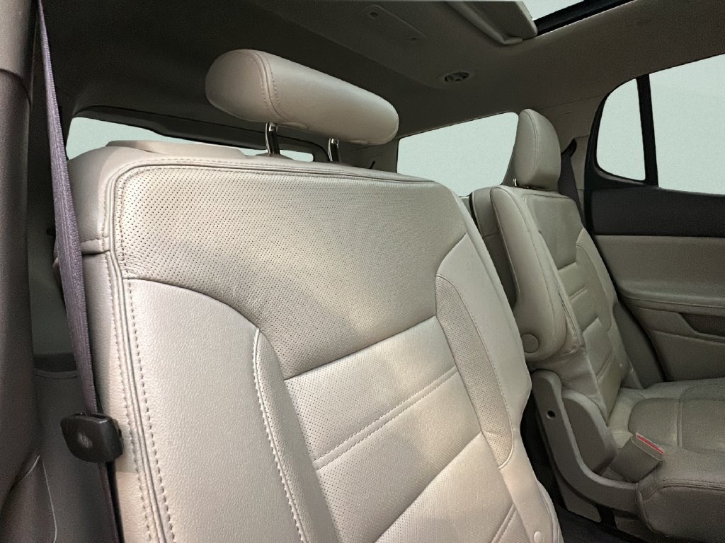 Used 2018 GMC Acadia Denali w/ Technology Package AWD/4WD image 23