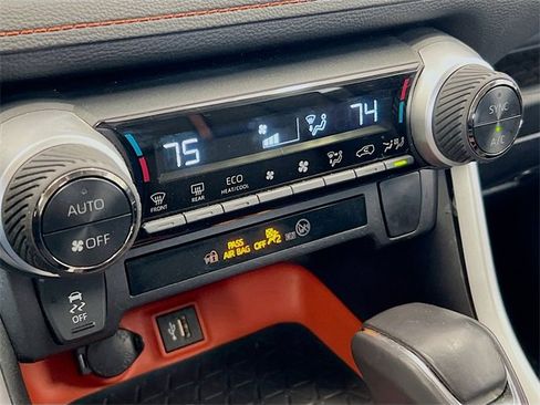 Used 2024 Toyota RAV4 Adventure image 11